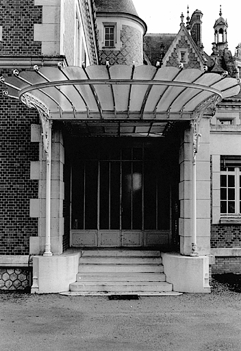 Château : marquise de l'ancien jardin d'hiver, géométrale.