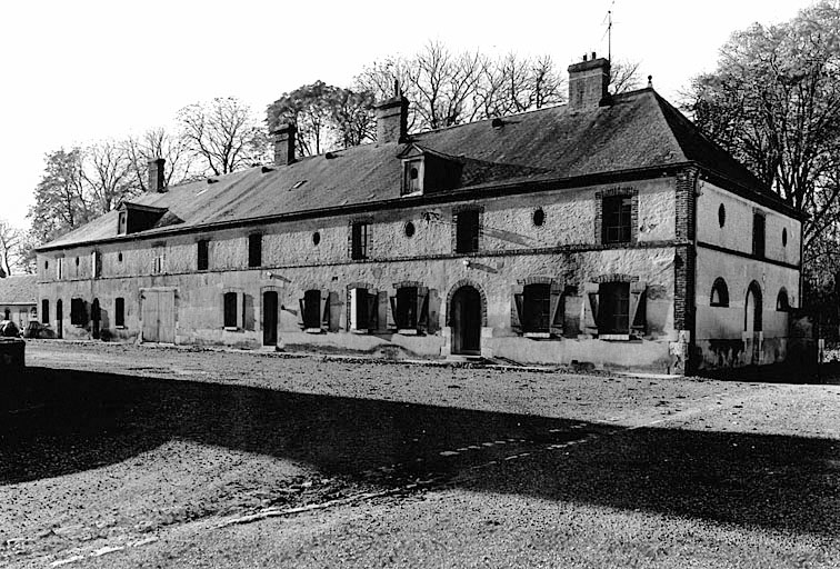 Vue générale des logements des ouvriers agricoles, du nord-est.