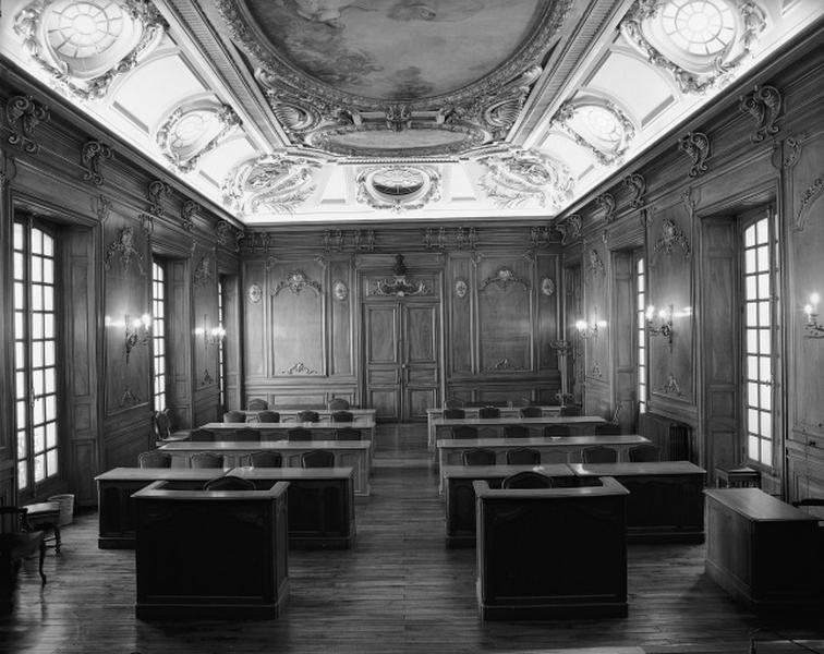 Salle d'audience du tribunal de commerce.