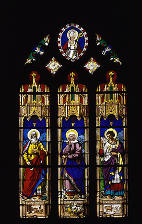 Verrière 7, dans la 2e travée du bas-côté nord : saint Antoine abbé, saint Fiacre de Meaux, saint Isidore de Madrid et saint Nicolas de Bari.