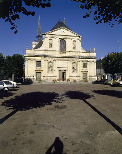 Façade de l'église.