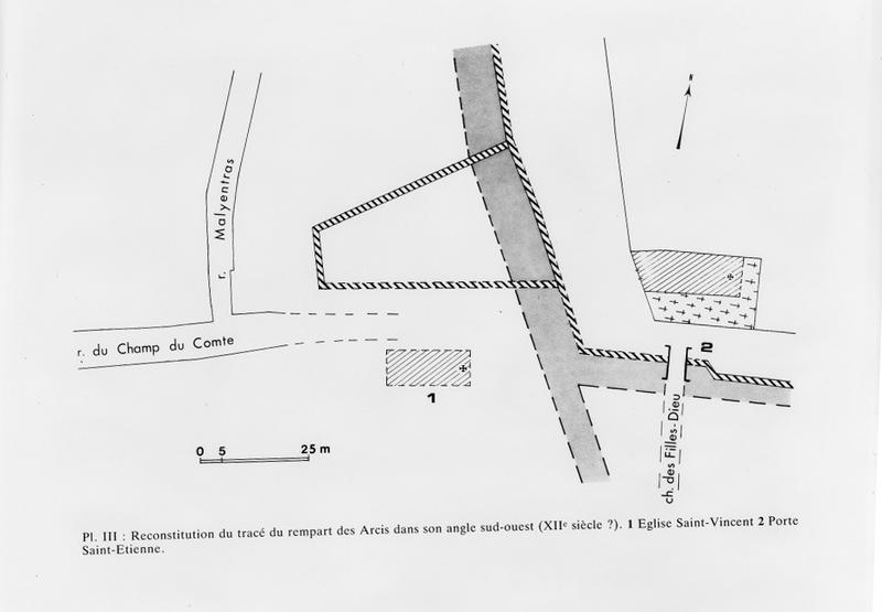 Reconstitution du tracé du rempart des Arcis dans son angle sud-ouest par Claire Mabire-Lacaille.