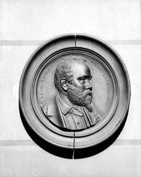 Bas-relief : portrait de Léon Rohard