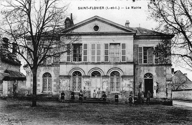 La mairie.