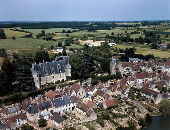 Ville ; château