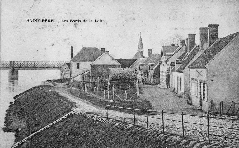 Les bords de la Loire entre les deux ponts. Carte postale ancienne, premier quart du XXe siècle. (collection particulière).