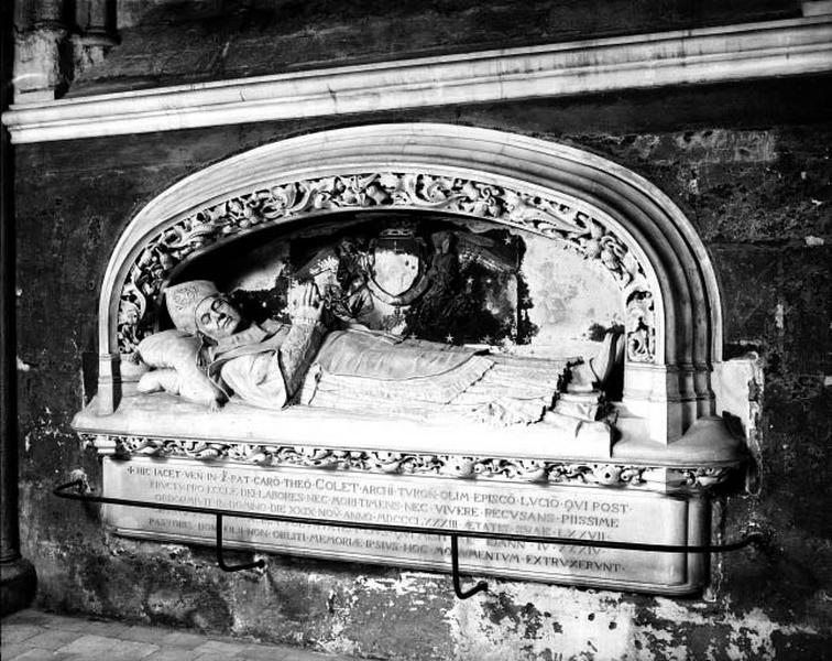 Troisième chapelle : enfeu de Monseigneur Collet, vue d'ensemble.