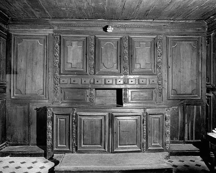 Armoire de sacristie