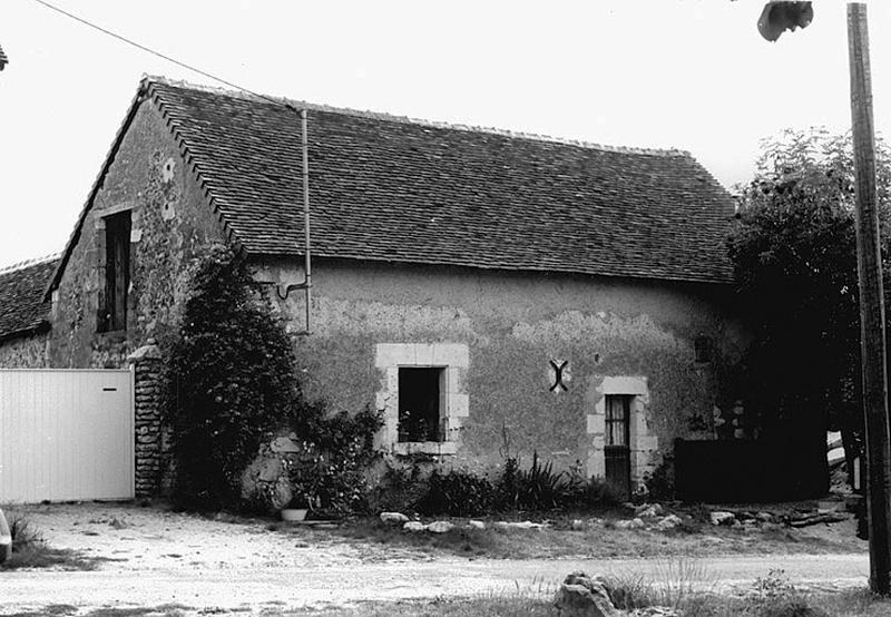 Chevarnay : vue générale d'un logis.