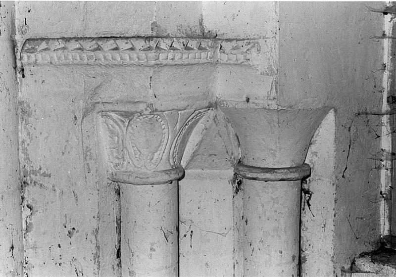 Chapiteaux du deuxième registre du choeur muré.