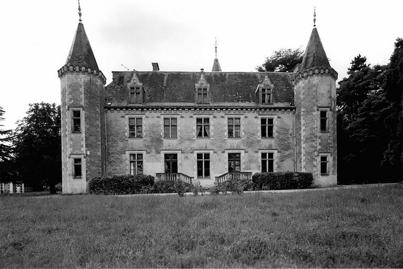 Vue générale de l'aile reconstruite en 1872-73, du nord-est.