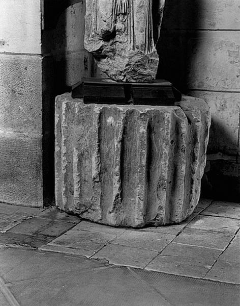 Tambour de colonne gallo-romaine, carré de transept, n°3