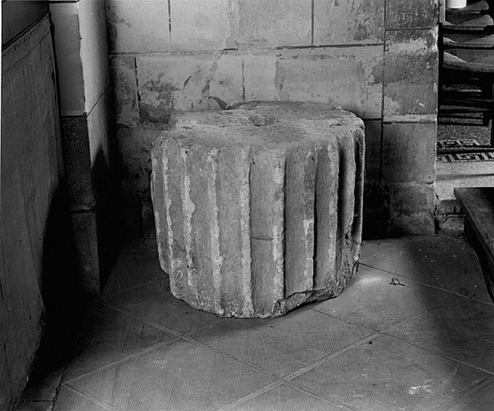 Tambour de colonne gallo-romaine, carré de transept, n°1