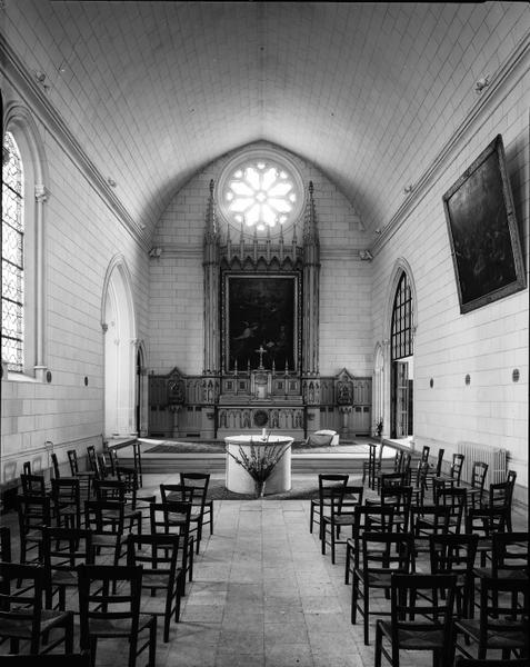 Vue prise de l'entrée, à droite le coeur des religieuses.