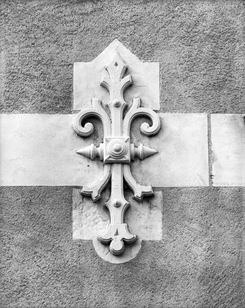 Détail de tirant métallique.
