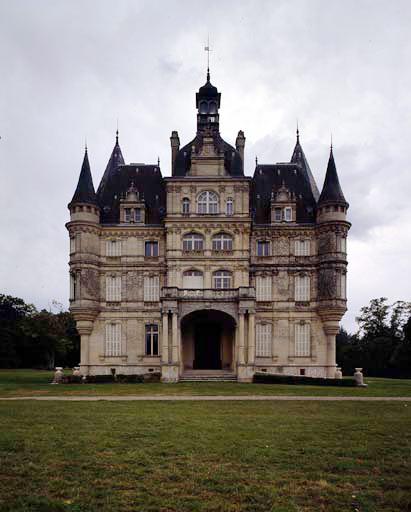 Façade nord. Vue d'ensemble.