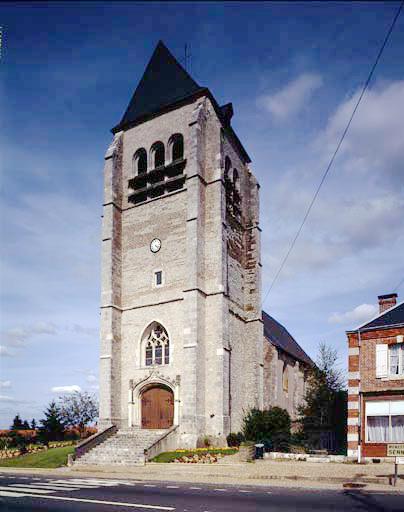 Clocher. Vue de volume prise du sud ouest.