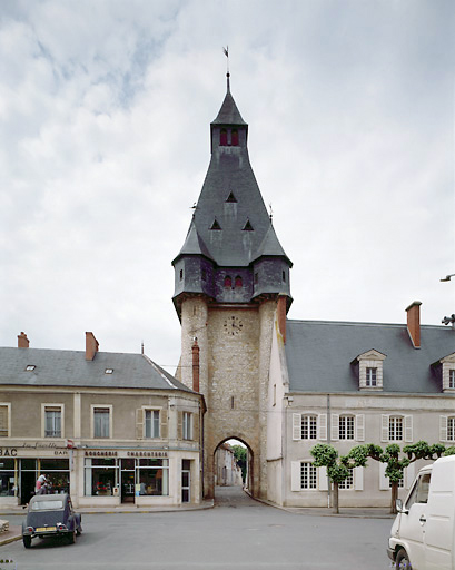 Beffroi-porte de ville dite Porte de l'Horloge