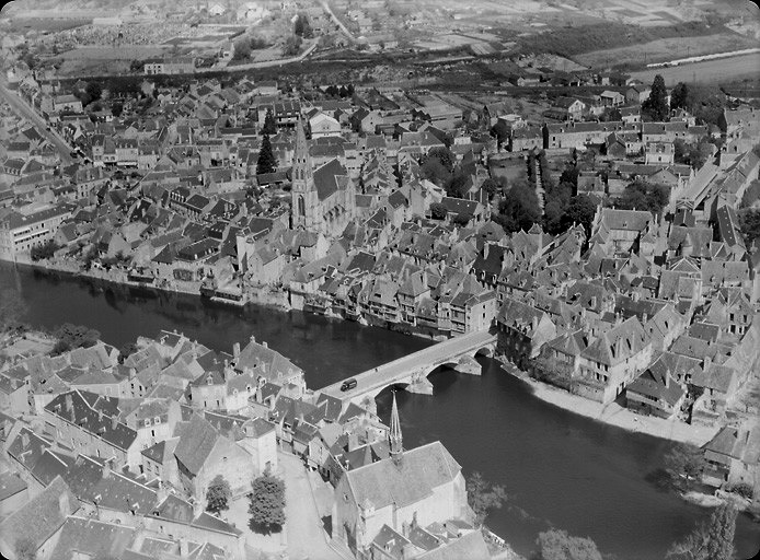 Ville ; église ; pont