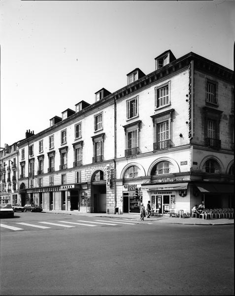 Façade sur rue.