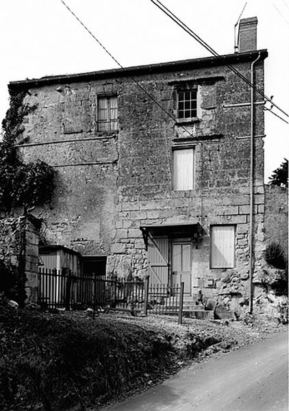 Vue générale de l'élévation principale, du sud.