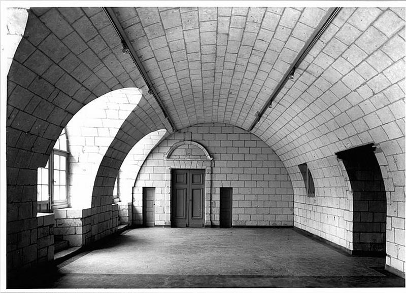 Vue générale intérieur de l'Orangerie, chapelle, réfectoire.