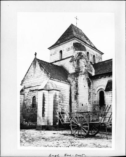 Vue du clocher et du bras nord du transept, au nord-ouest, en 1953.