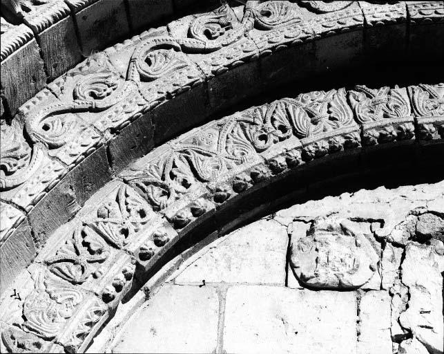 Voussure, avant restauration : détail des premier et deuxième rouleaux, à gauche