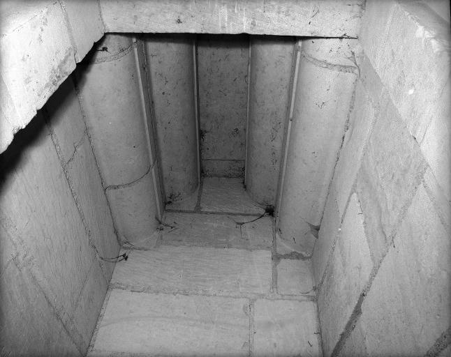 Corps de logis principal, aile sud-est : couloir des latrines.