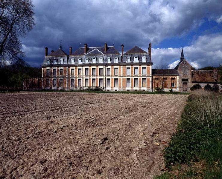 Vue générale de la façade sud.