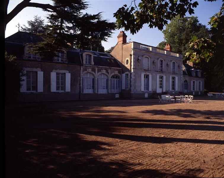 Vue d'ensemble de la façade nord.