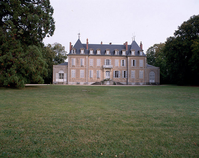 Façade. Vue d'ensemble