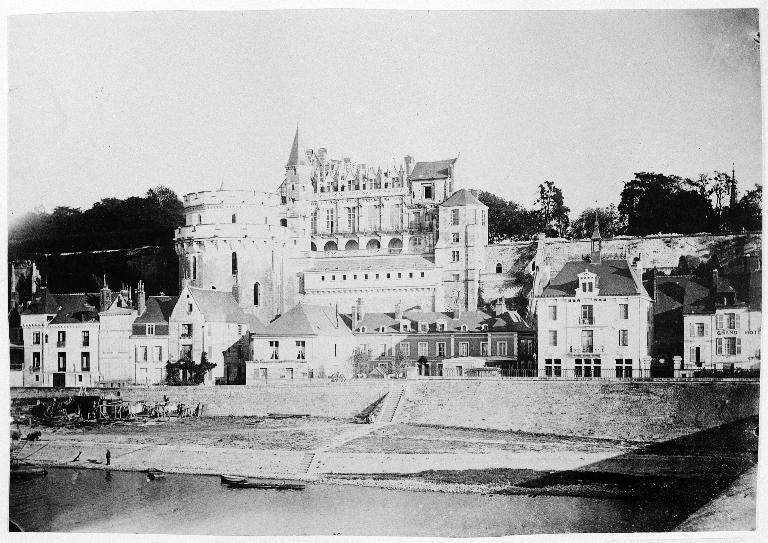 Plan des levées entre Langeais et Tours, milieu XVIIIe siècle, détail sur le Port Corbeau (mention d'une cale). (archives départementales d'Indre-et-Loire, C 277).