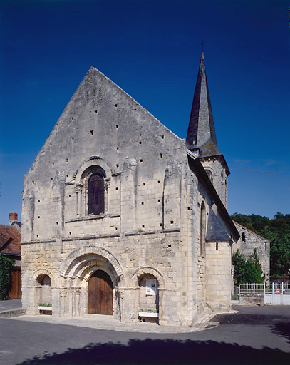 Vue générale de la façade antérieure.