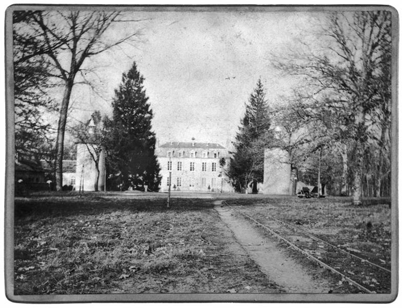 Façade antérieure, état vers 1901.