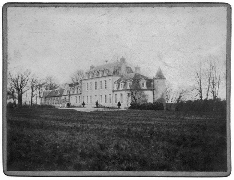 Façade antérieure, état vers 1901.