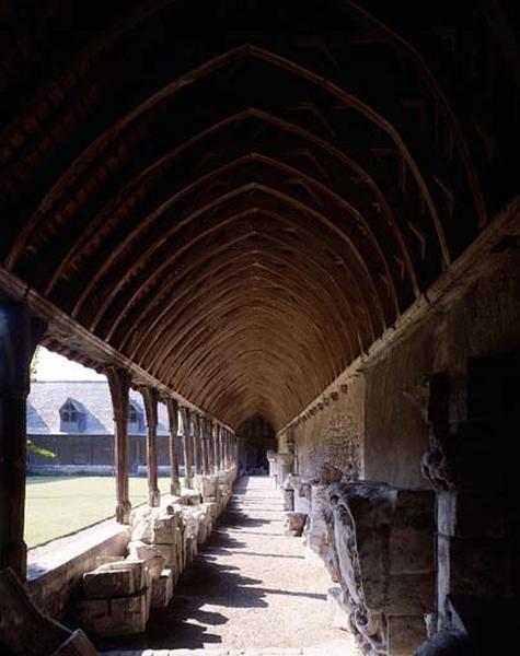 Vue intérieure de la galerie nord, prise de l'est.