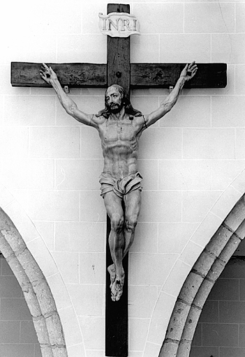 Croix : Christ en croix.