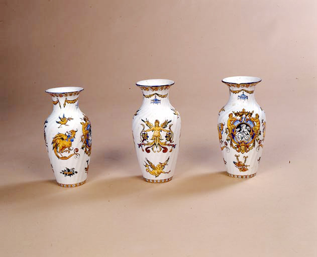 Vases à fleurs (3).