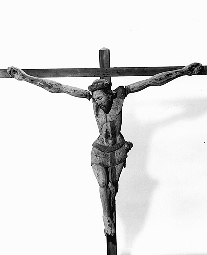 Croix : Christ en croix.