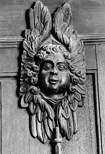 Haut-relief : angelot.