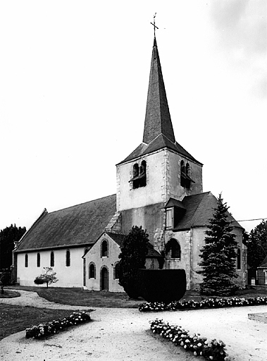 Vue générale de l'église, du sud-est.