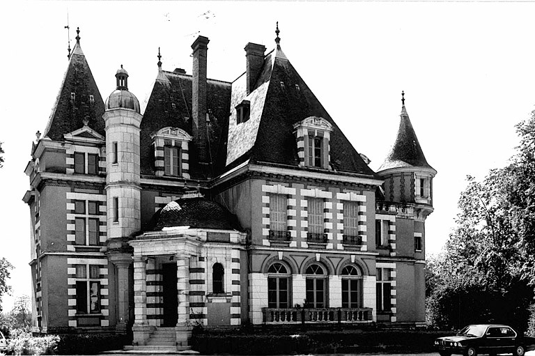 Vue générale du château.