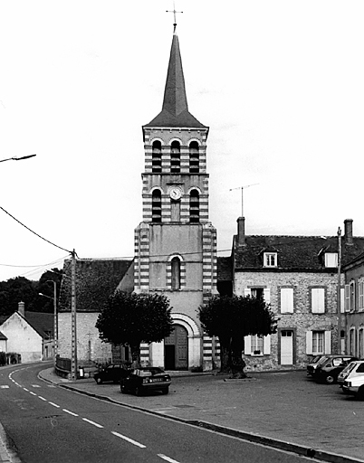 Vue générale de l'église, de l'ouest.