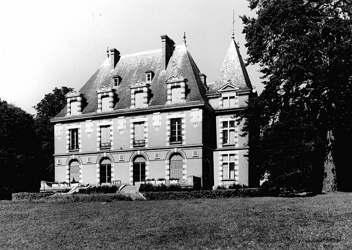 Vue générale de la façade postérieure du château.