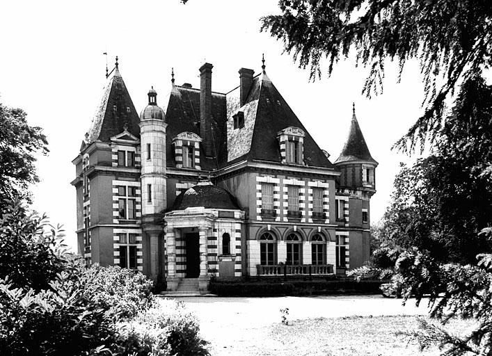 Vue générale du château.