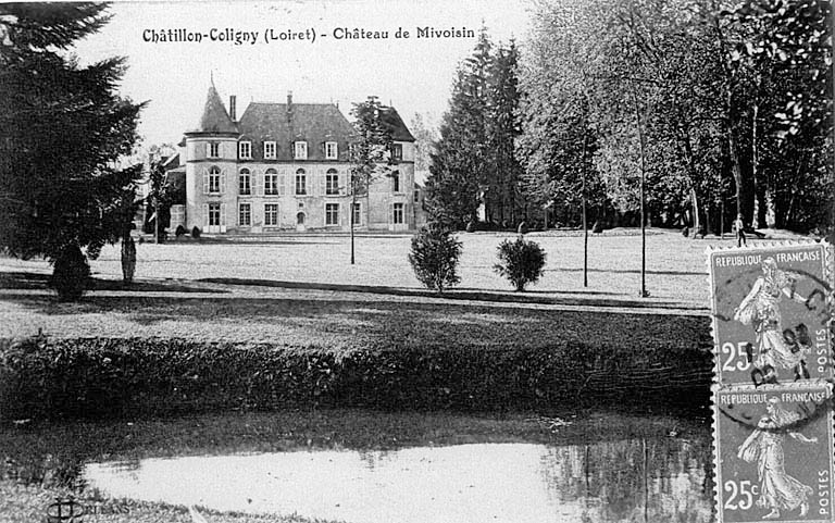 Vue d'ensemble du corps de logis côté jardin, vers 1900, de l'est (carte postale ancienne).