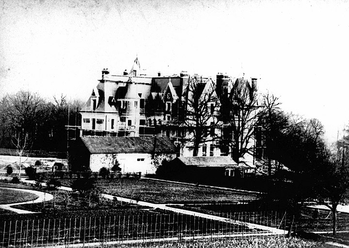 Château : état d'avancement des travaux le 10/02/1892.