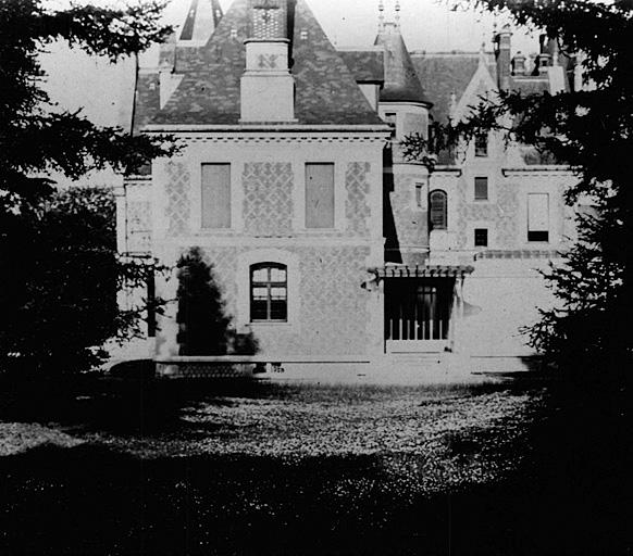 Château : vue prise de l'ouest en juin 1915.