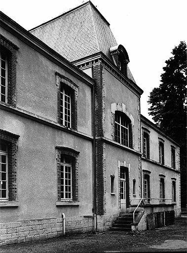 Pavillon Lorentz : vue de volume de la façade postérieure.